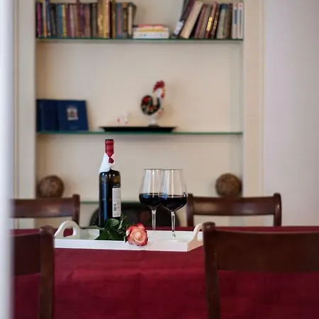 2 Bedroom With Patio Next To Avenida Da Liberdade Διαμέρισμα *