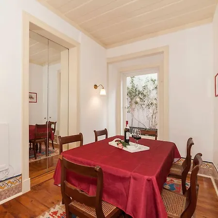 Διαμέρισμα 2 Bedroom With Patio Next To Avenida Da Liberdade