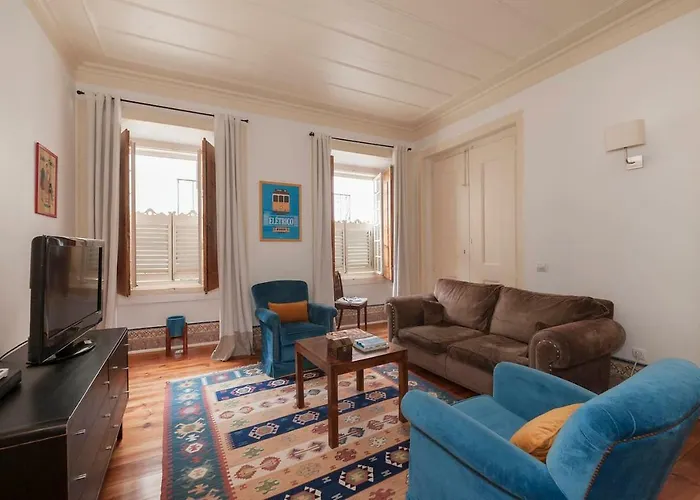 2 Bedroom With Patio Next To Avenida Da Liberdade *