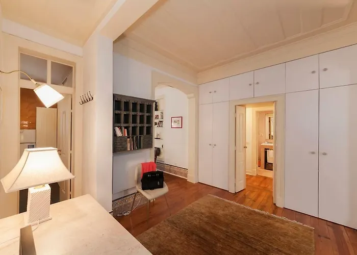 2 Bedroom With Patio Next To Avenida Da Liberdade