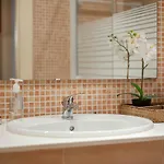 2 Bedroom With Patio Next To Avenida Da Liberdade