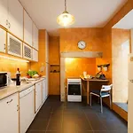 2 Bedroom With Patio Next To Avenida Da Liberdade شقة *