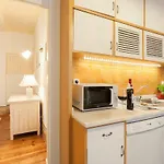 2 Bedroom With Patio Next To Avenida Da Liberdade شقة *