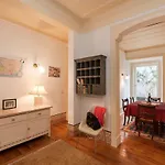 شقة 2 Bedroom With Patio Next To Avenida Da Liberdade *