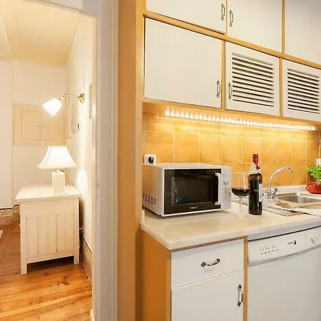 2 Bedroom With Patio Next To Avenida Da Liberdade Appartamento *