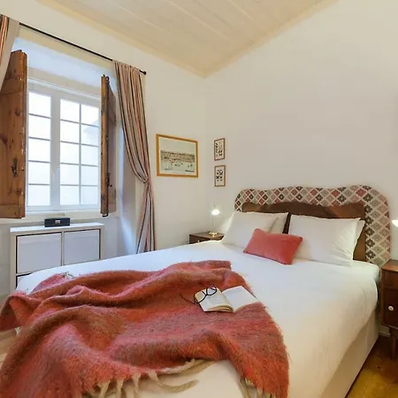 2 Bedroom With Patio Next To Avenida Da Liberdade Lisbona