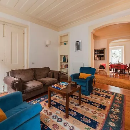 Appartamento 2 Bedroom With Patio Next To Avenida Da Liberdade *