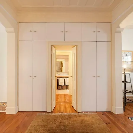 Appartamento 2 Bedroom With Patio Next To Avenida Da Liberdade *