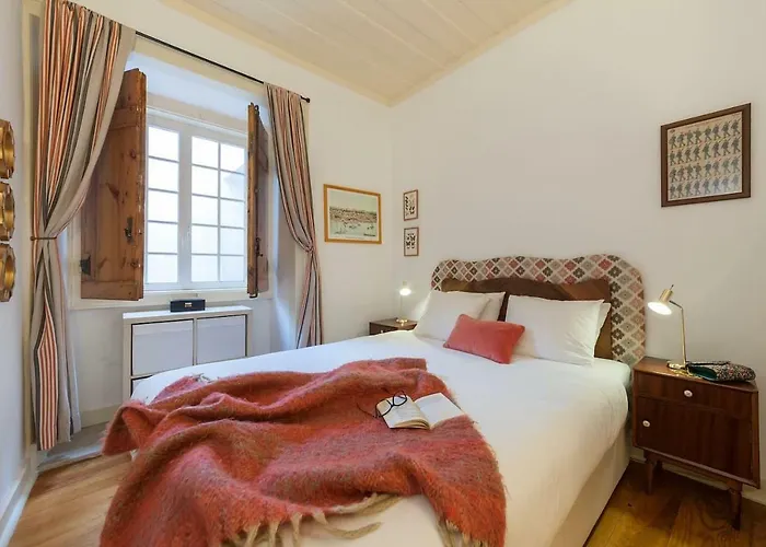 2 Bedroom With Patio Next To Avenida Da Liberdade リスボン
