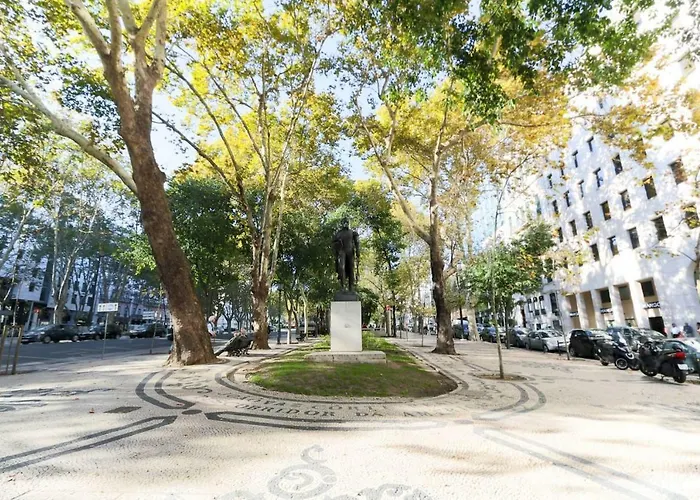 2 Bedroom With Patio Next To Avenida Da Liberdade